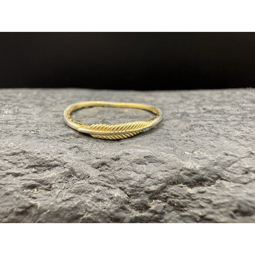 925 Sterling Silver Feather Ring Vtg Gold Wash Vtg Dainty Leaf Band 7.5 0.9g